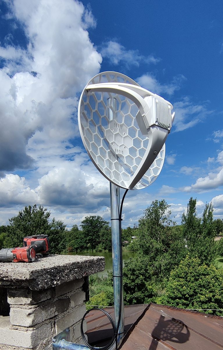 Antena LTE montaż dach — Electra-Instal Białystok