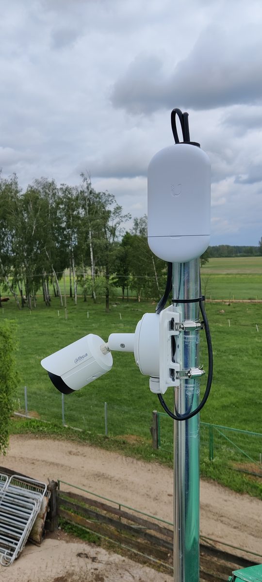 Kamera i antena LTE na maszcie — Białystok